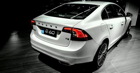 My take on Volvo S60 (I would be happy to receive feedbacks and ...