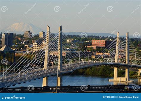 Oregon Portland Tilikum Bridge Editorial Stock Photo - Image of luxury ...