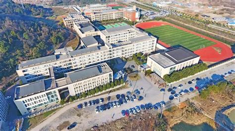 广州市番禺区新造职业技术学校(番禺区)是公立还是私立-广东技校排名网