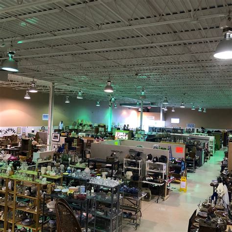 BIG D’S AUCTIONS & ANTIQUE MALL (2026) All You Need to Know BEFORE You ...