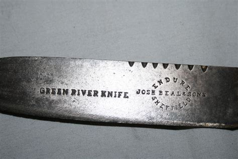 Lot - Old Iroquois Indian Green River Knife