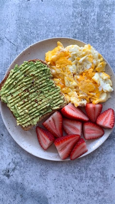 alex ashback on Instagram: "Easy breakfast Scrambled eggs with ...