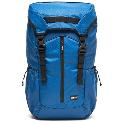Oakley Voyager Backpack — CampSaver