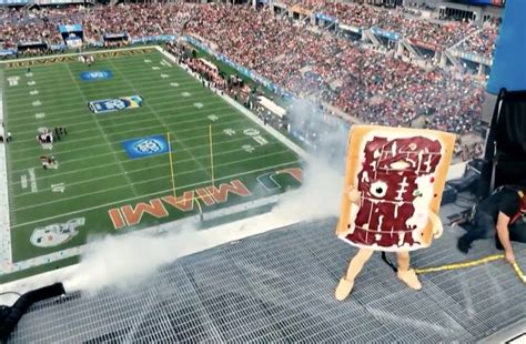 The Pop-Tarts Bowl Resurrected The Mascot That Was Eaten After Last Year’s Game | Whiskey Riff