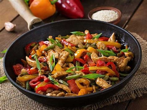 wok de blanc de poulet aux légumes