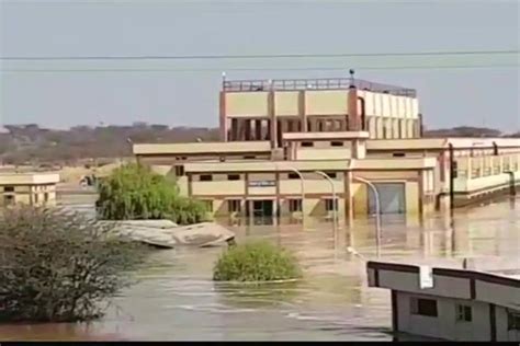 राजस्थानः झुंझुनू में डैम टूटने से कई गांव, कस्बे हुए जलमग्न, लोग हो ...