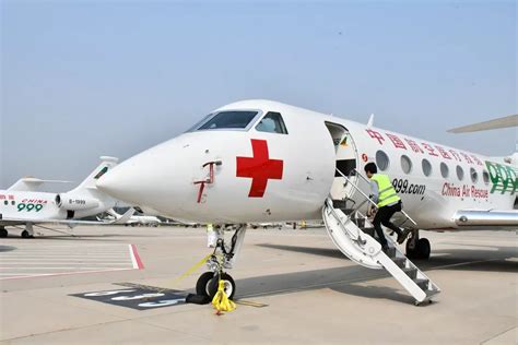 “空中的ICU”，中国红十字999专业航空医疗救援机队成立！_首都国际机场