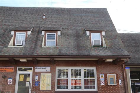 Great Neck LIRR Station - Great Neck Plaza, New York