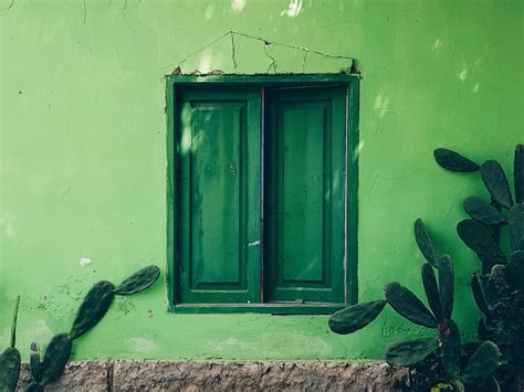 These Are The Sagittarius Zodiac Sign's Lucky And Unlucky Colours