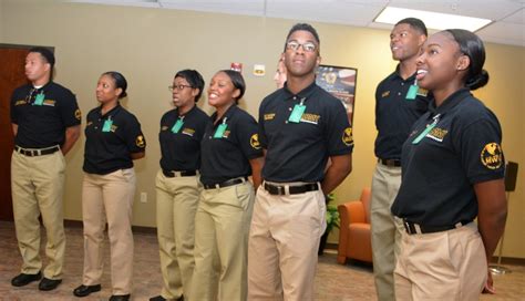 U.S. Army Soldier Show performers visit Human Resources Command ...