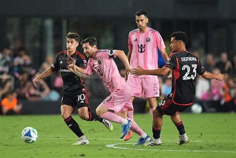 Lionel Messi has two goals, assist to lead Inter Miami to 3-2 victory ...