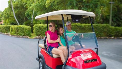 Supercombo Punta Cana: Tour en carrito de golf ecológico con nado en ...