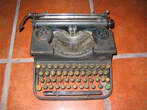 Oliver S.I.M. MAS typewriters