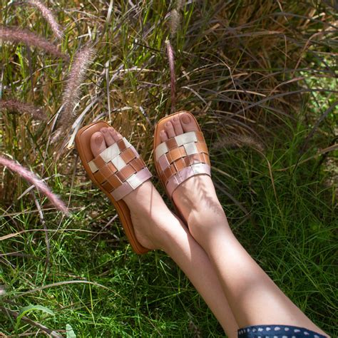 Rangeen Cloud Slides: Ultimate Comfort with Fun Patchwork – Birdhouse