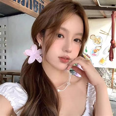 Pink Reef Flower Claw Clip – Jewelsmars