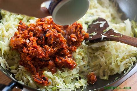 Repollo guisado con bacon - Recetas de Esbieta