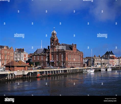 Town Hall and Quay, River Yare, Great Yarmouth, Norfolk, England ...