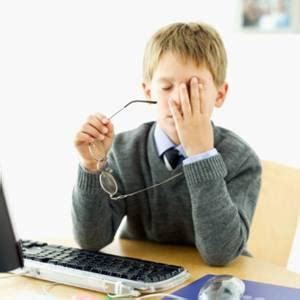 How parents help kids to reduce eye strain from computer or phone?