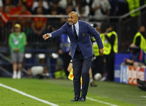 Tired Italy outclassed by superior Spain - Spalletti | Reuters