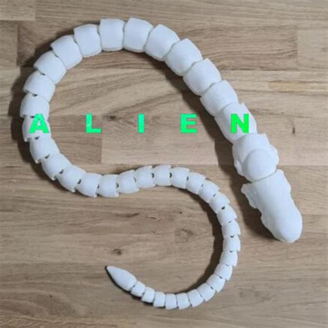 Alien Chestburster Props 的图像结果