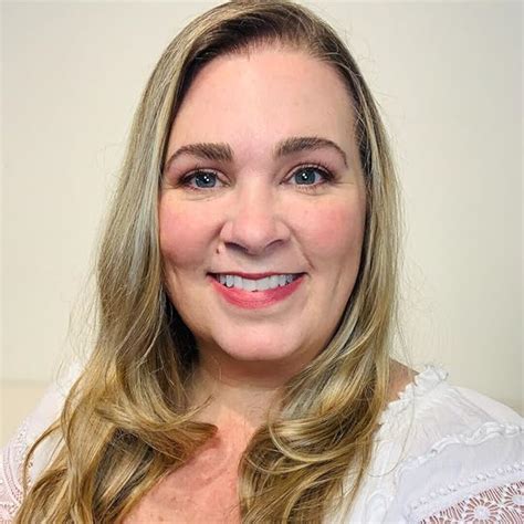 Women Living In Alignment : Urda, Sue: Amazon.in: Books