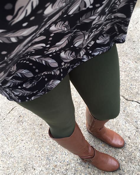Can never go wrong with olive green solid leggings! | Outfits with ...
