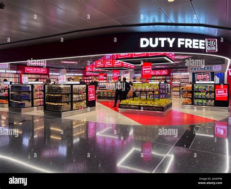 Doha airport duty free shop hi-res stock photography and images - Alamy