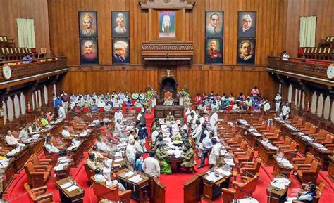 Liquor traders in Karnataka air their grievances