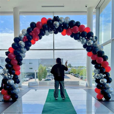 How much does a balloon arch cost? – One Up Party Canada