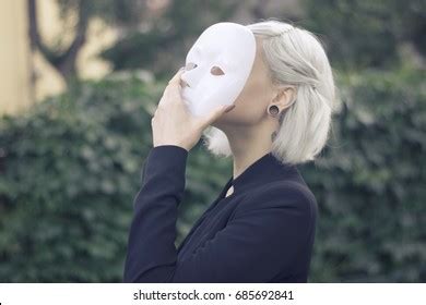 Girls in Future Mask Off 的图像结果