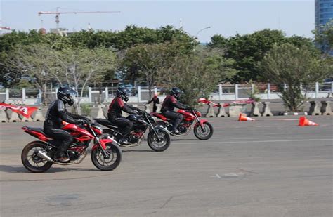 Honda Indonesia launches new CB150R StreetFire and Sonic 150R | Autocar ...