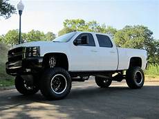 White Lifted Chevy Truck Wallpaper by 49 Lifted Duramax Wallpaper On Wallpapersafari White Lifted Chevy Truck Wallpaper