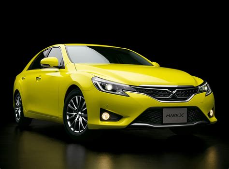 Download Black Yellow Toyota Vehicle Toyota Mark X HD Wallpaper