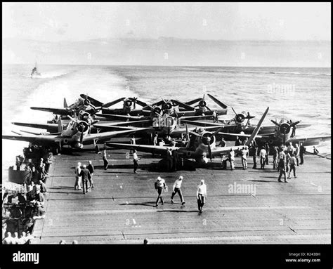 Wwii naval battles in pacific hi-res stock photography and images - Alamy