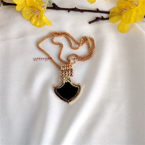 Gold Chain Pendants for Women | Traditional Pendant Necklaces Online ...