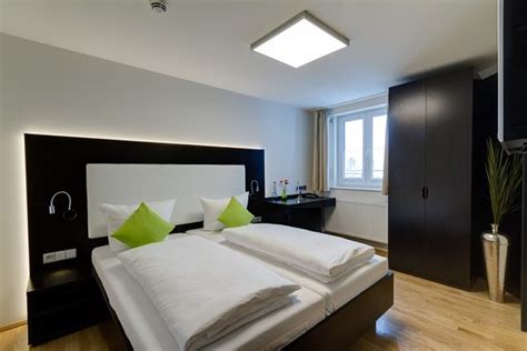 SevenDays Hotel BoardingHouse Mannheim Rooms: Pictures & Reviews ...