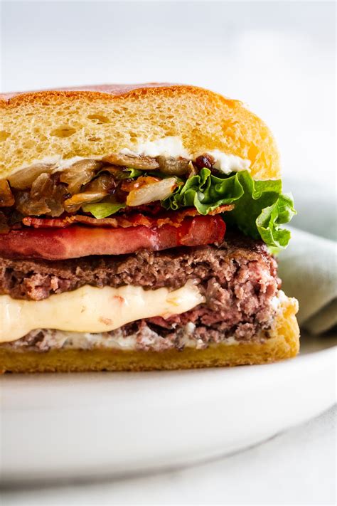 Pepper Jack Juicy Lucy Recipe | Girl Versus Dough