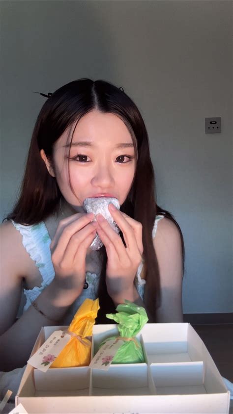 jaime🐹🌼 | good morning IG ☀️🌱 i couldn’t choose so here’s 9 of the same selfie LOL | Instagram