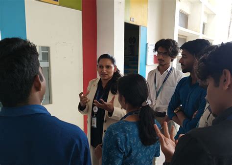 “The Art of Unmute” Workshop Empowers Students’ Communication Skills
