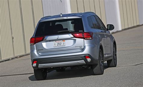 2017 Mitsubishi Outlander | Cars Exclusive Videos and Photos Updates