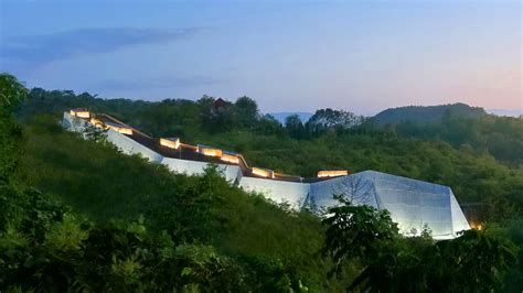 Dinosaur Egg Museums : qinglong mountain geopark