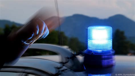 Erdrutsch am Einfamilienhaus – Bewohner evakuiert - UnserTirol24