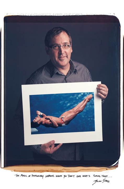 People Behind Photo 的图像结果