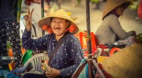 Your Guide To Vietnamese Gestures