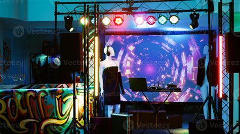 Music Club 的图像结果