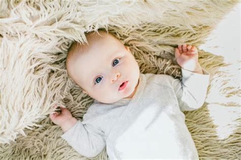 31个月的宝宝说梦话怎么回事 宝宝为什么说梦话_知秀网