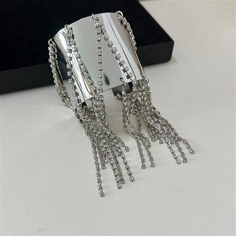 Glamour Stream Handcuff – Bijoubox