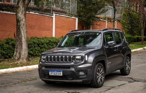 Tracker RS x Renegade Longitude: SUVs de personalidade. Qual é melhor?