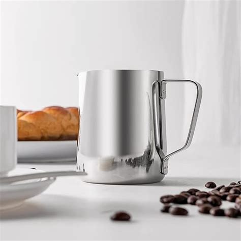 Curved Pour Coffee Latte Pitcher 600ml – Daromas