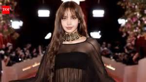BLACKPINK star LISA cast in rom-com inspired by Julia Roberts' 'Notting ...